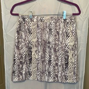 Cute mini skirt. New. Contemporary